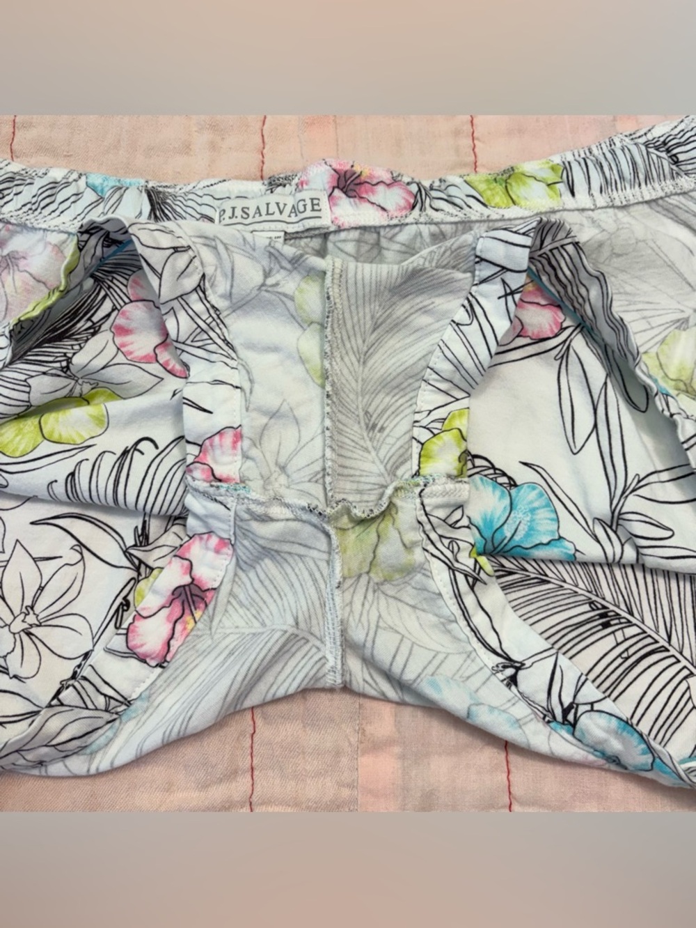 P.J. Salvage Hibiscus Flower Shorts Set, Sz M, Aqua Trim, Yellow, Pink - Picture 8 of 16